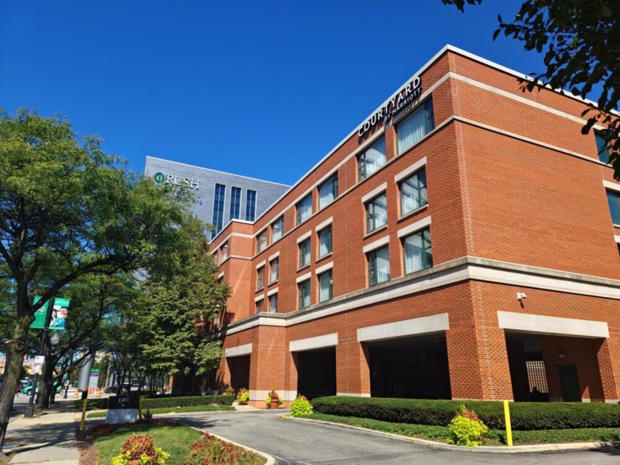 Courtyard By Marriott Chicago At Medical District-Uic Hotel Exterior photo