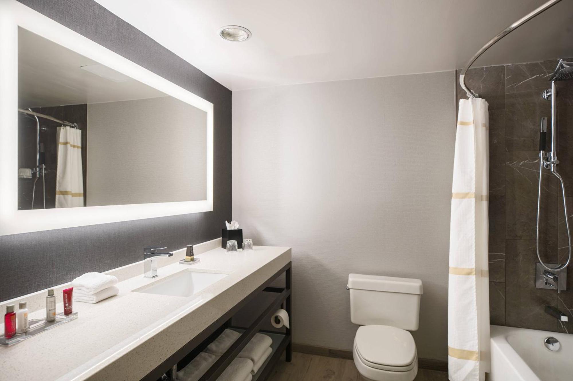 Courtyard By Marriott Chicago At Medical District-Uic Hotel Exterior photo